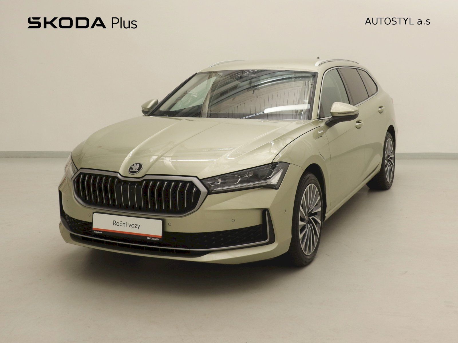 Škoda Superb, combi 1.5PHEV 204k Laurin a Kl