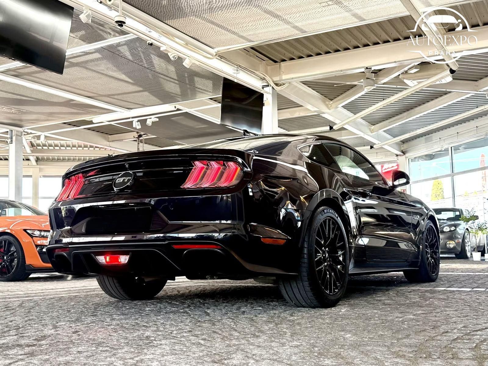 Ford Mustang, GT Fastback Automat - fotka 4