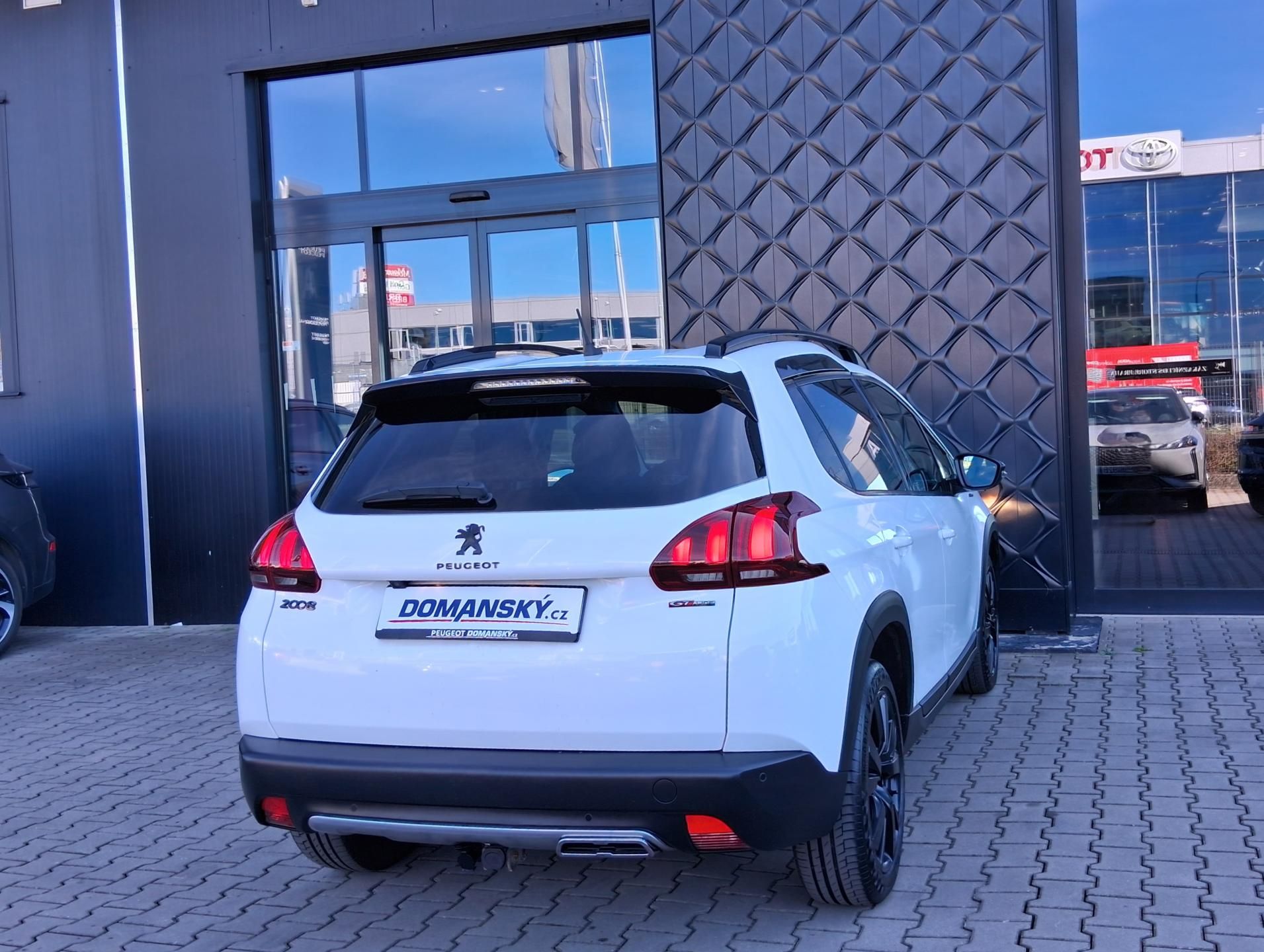 Peugeot 2008, GT LINE 1.2 PureTech 81 kW - fotka 3