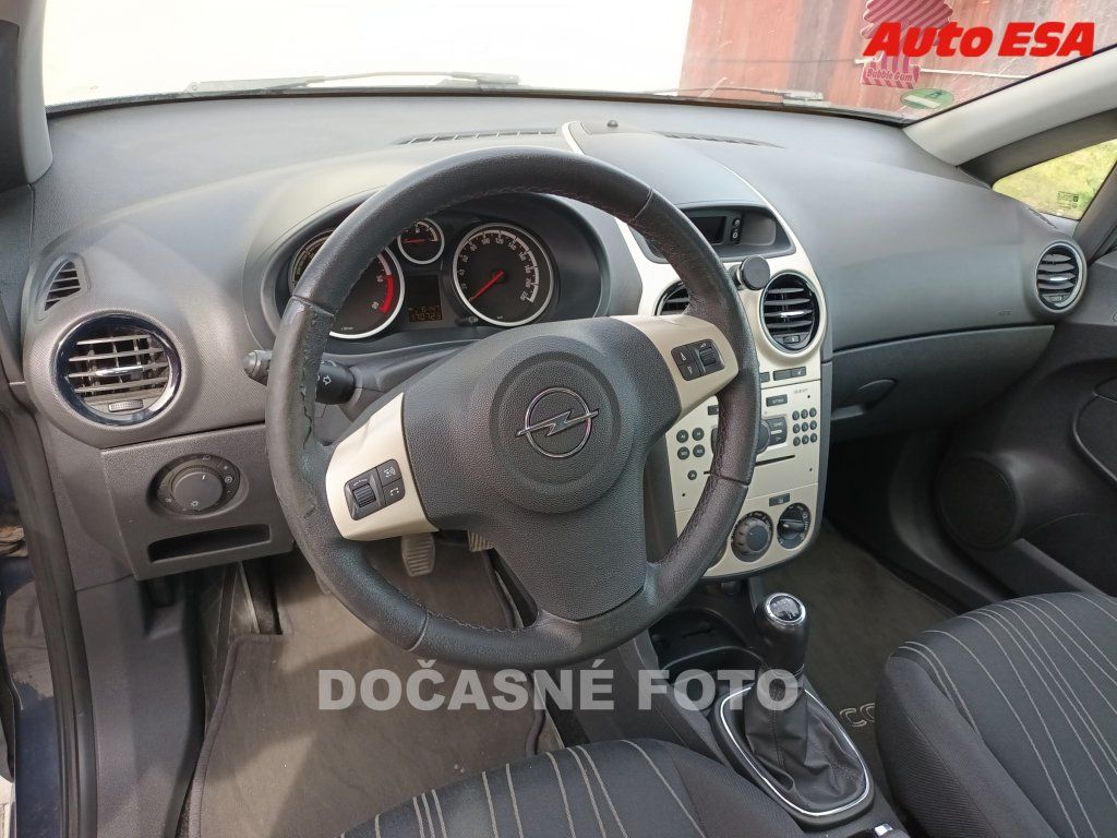 Opel Corsa, 1.3CDTi,AC,výhřev sed - fotka 3