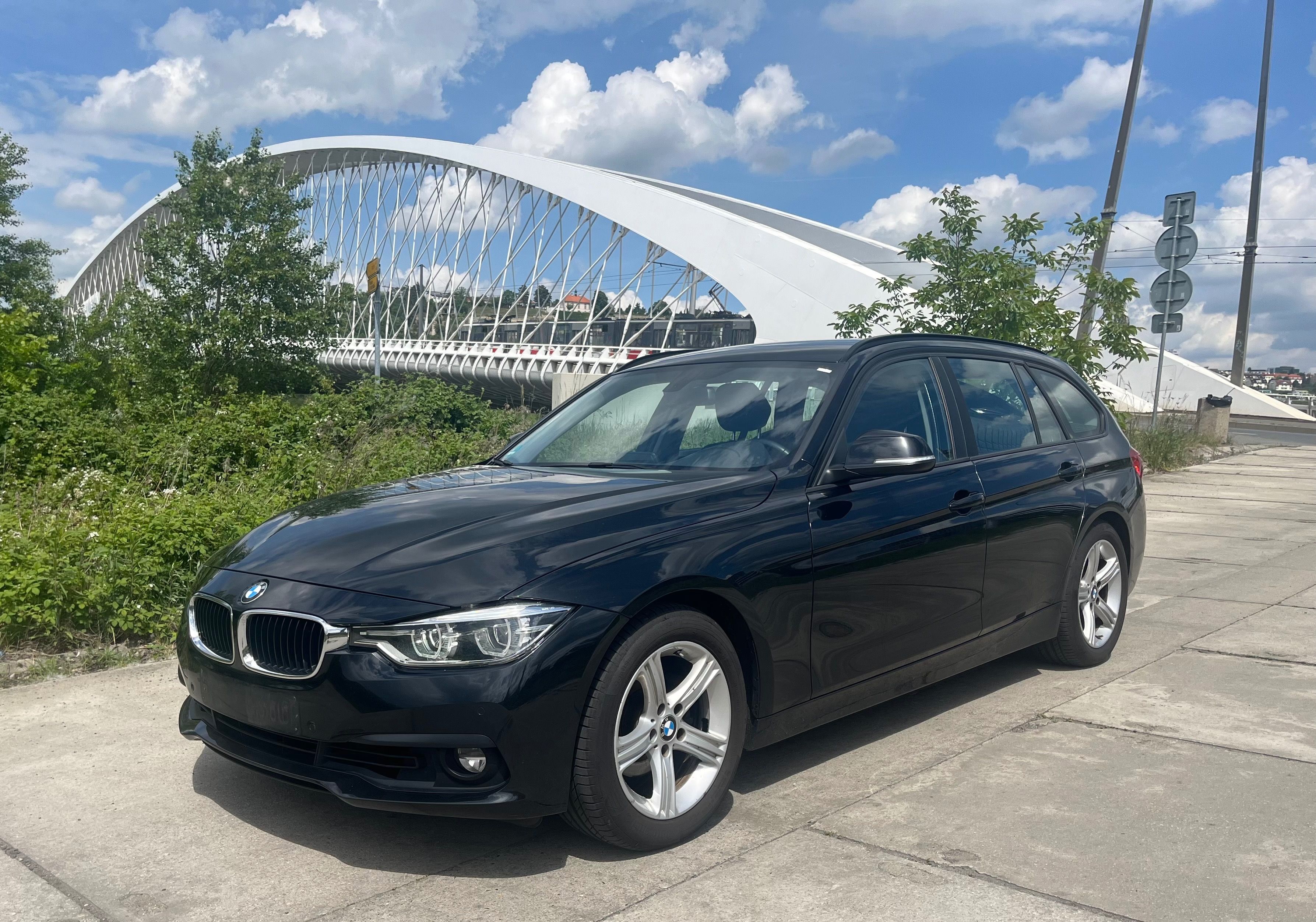 BMW Řada 3, 320i Advantage * tažné