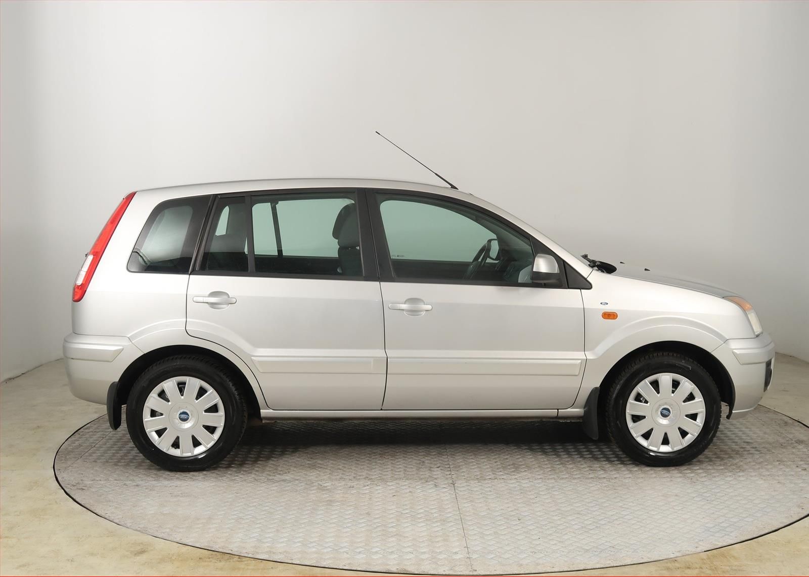 Ford Fusion, 1.4, po STK, za skvělou cenu - fotka 6
