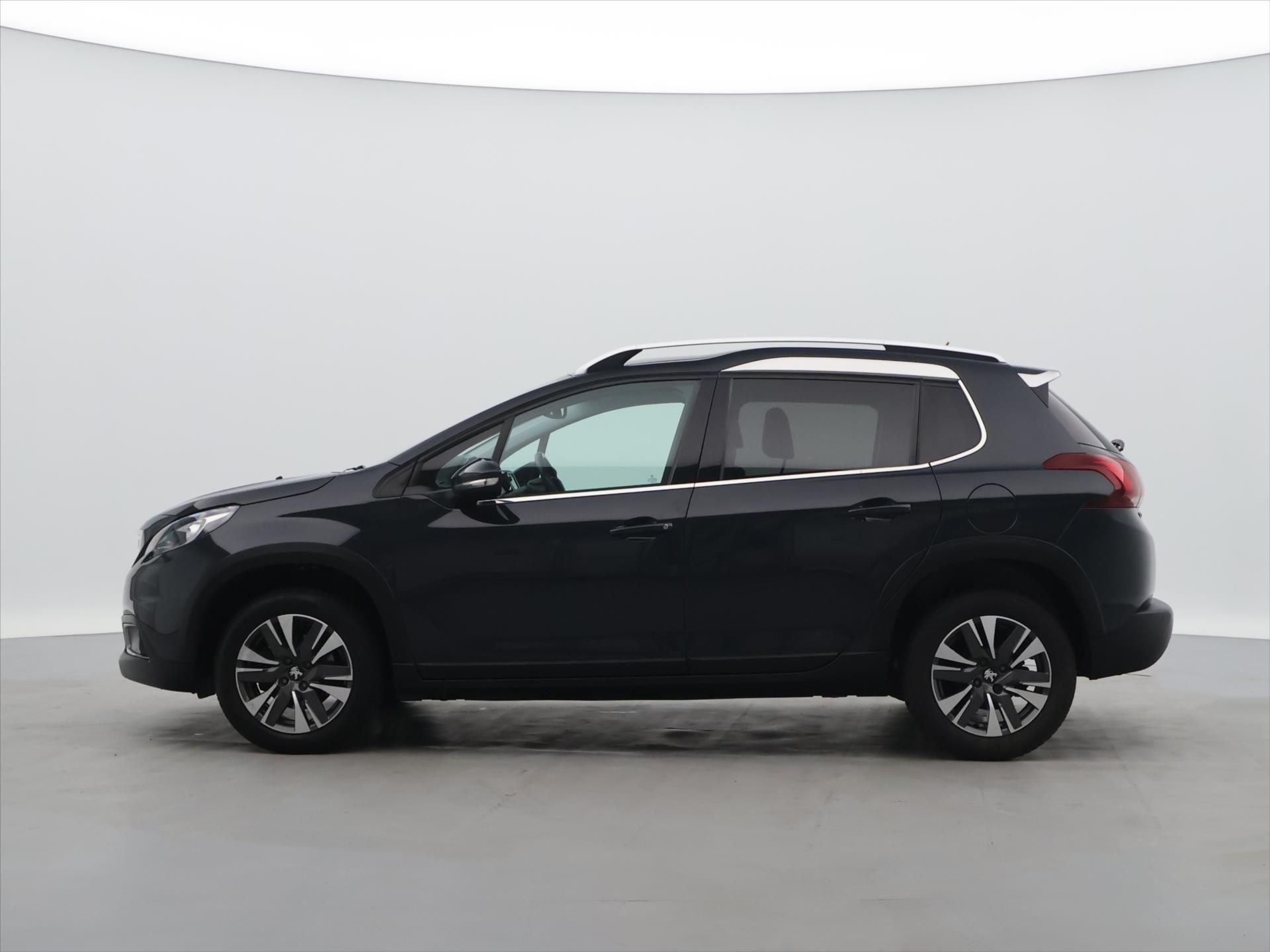 Peugeot 2008, 1,2 Puretech 81kW Allure - fotka 4