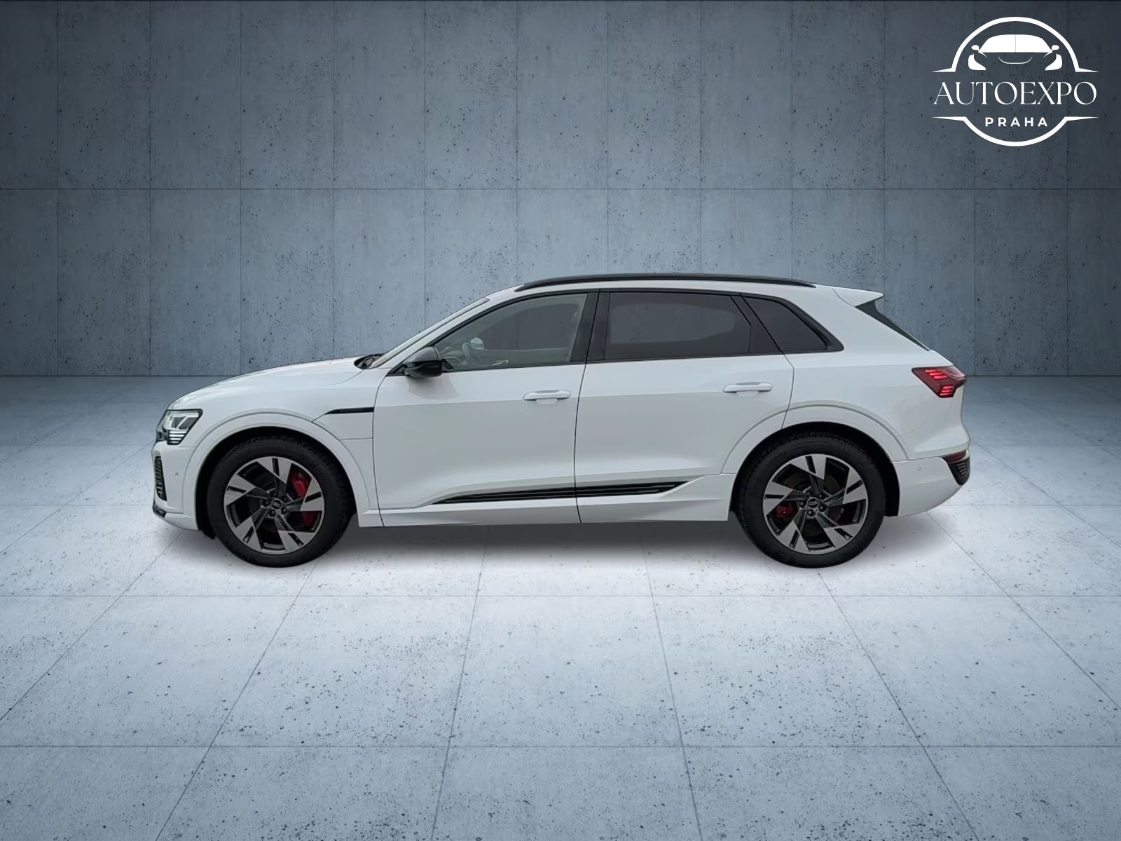 Audi Q8 e-tron, S line 50*/Matrix* - fotka 3