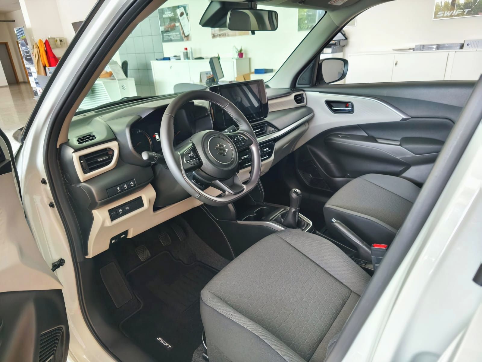 Suzuki Swift, 1,2 ELEGANCE + BONUS - fotka 5
