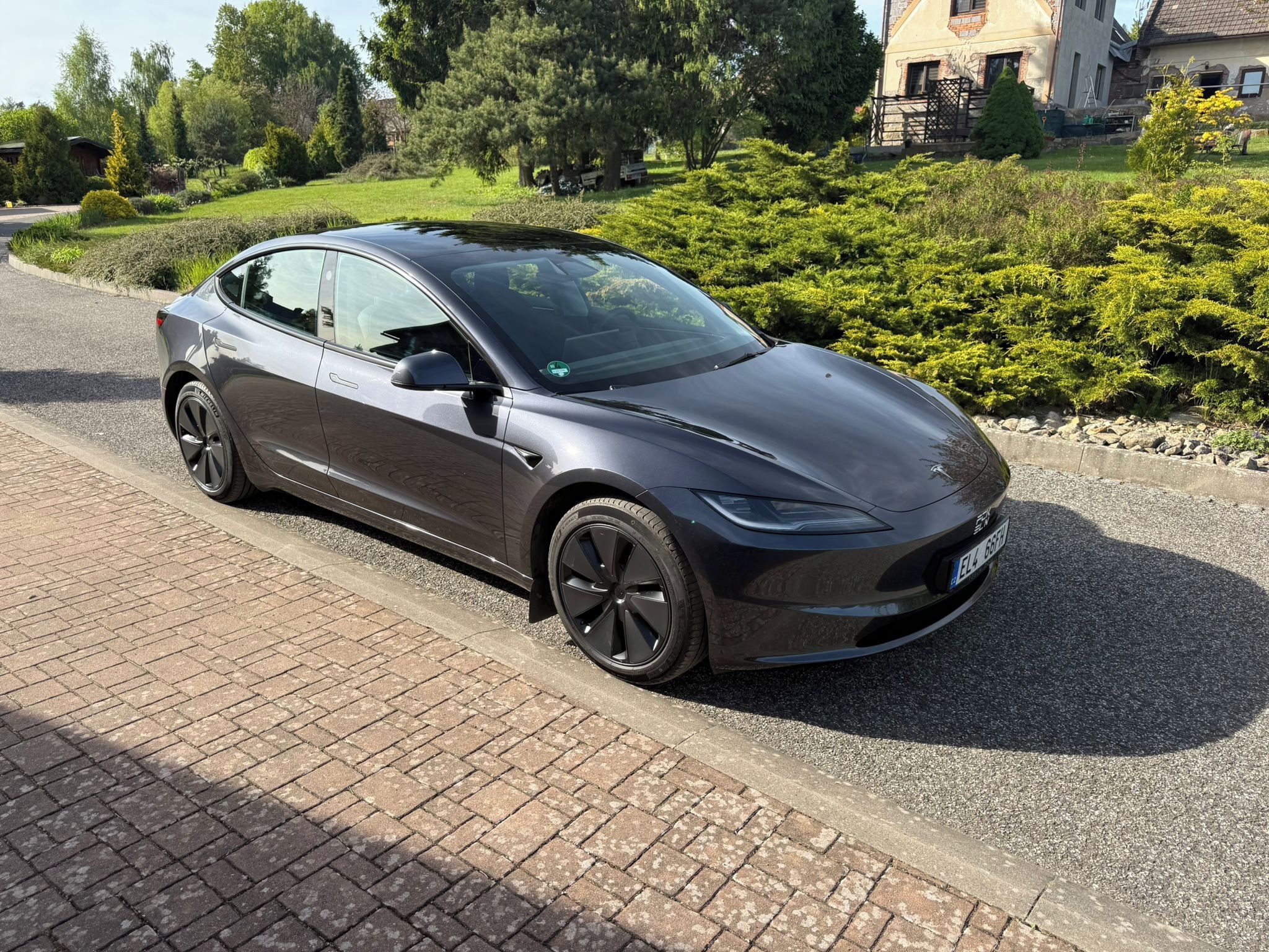 Tesla Model 3, Long Range AWD Highland - fotka 2