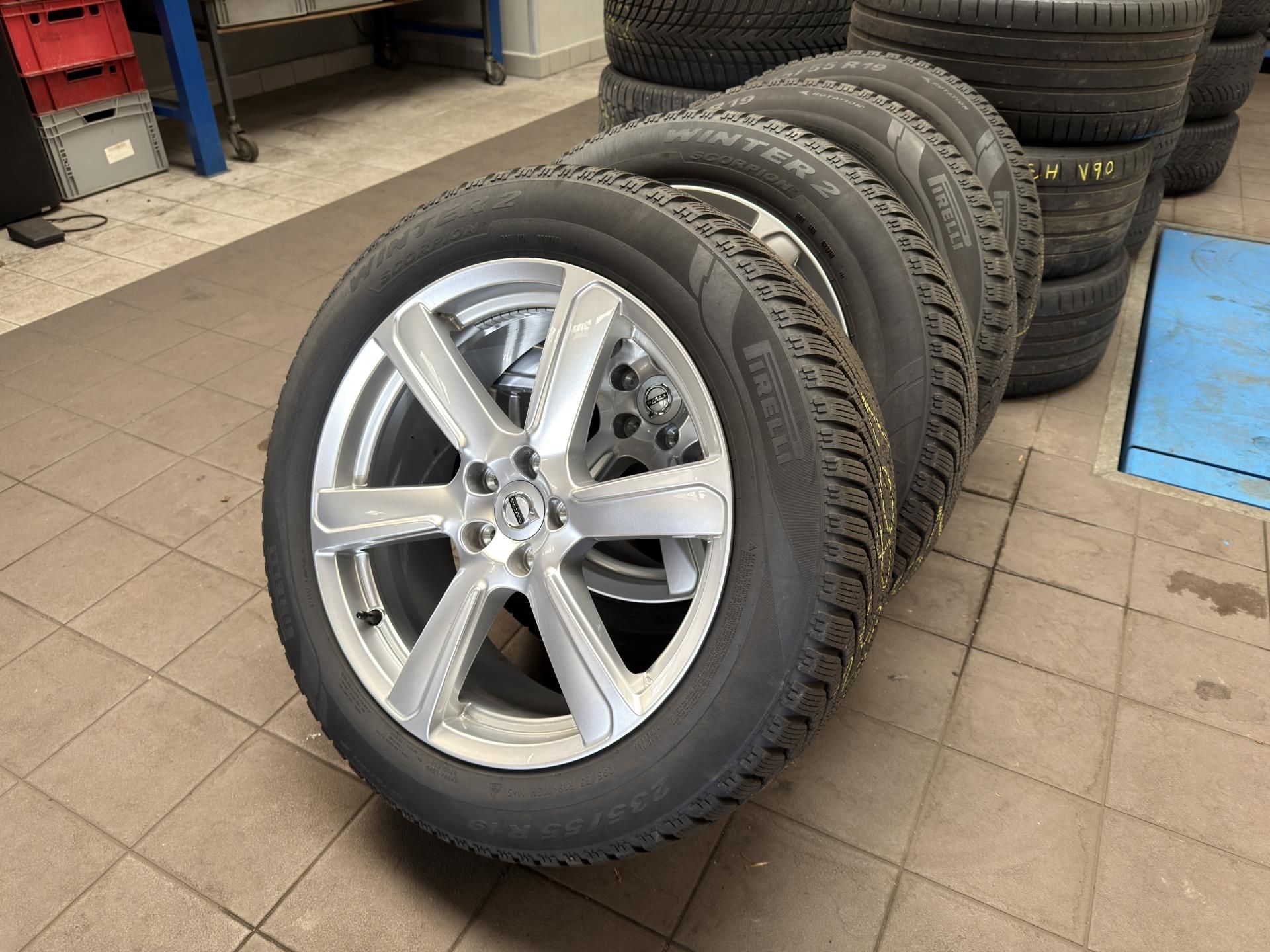 Volvo XC90, T8 AWD PLUS DARK + kola - fotka 3