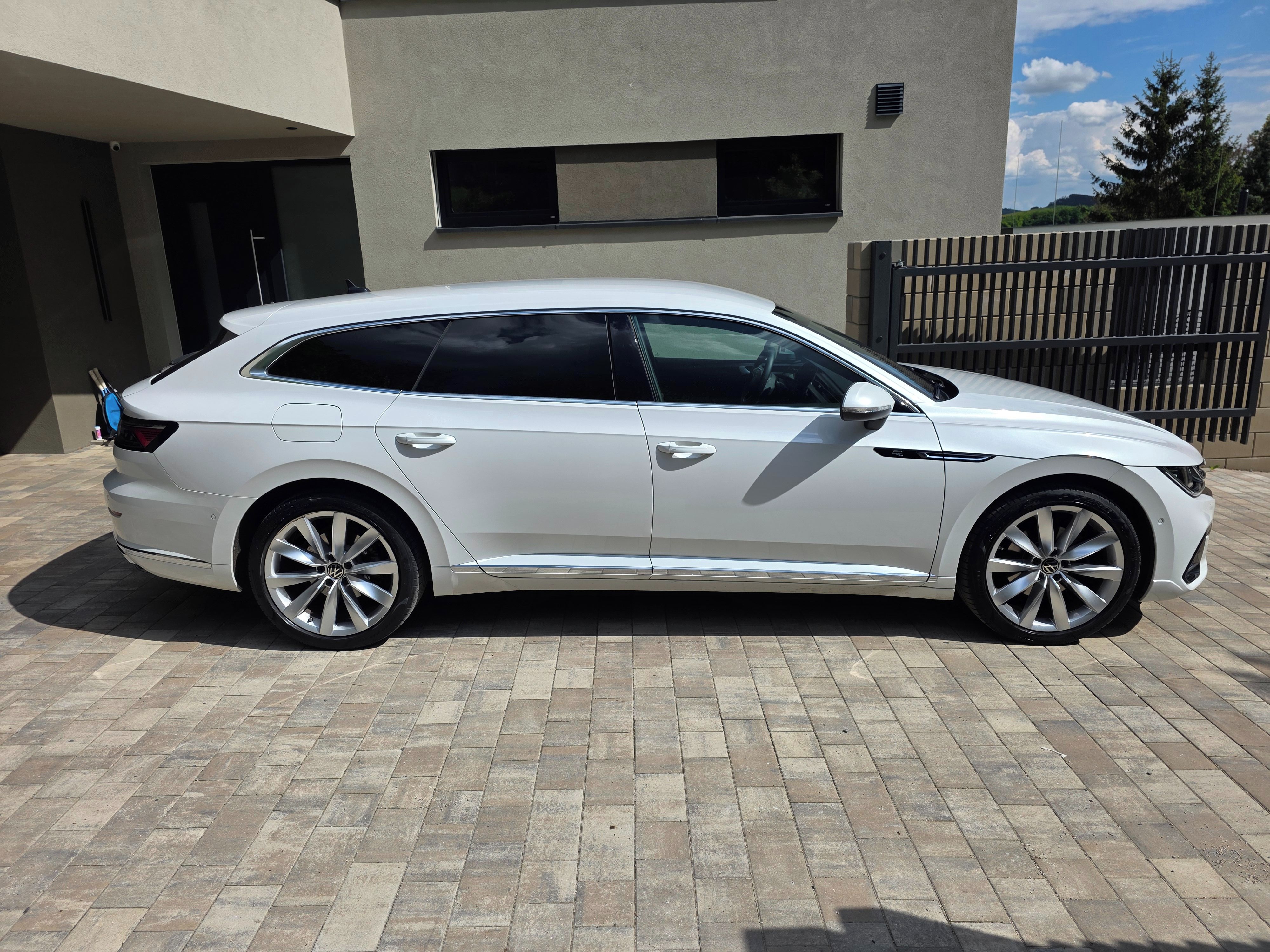 Volkswagen Arteon Shooting Brake, eHybrid R-Line, Webasto, Tažné - fotka 2