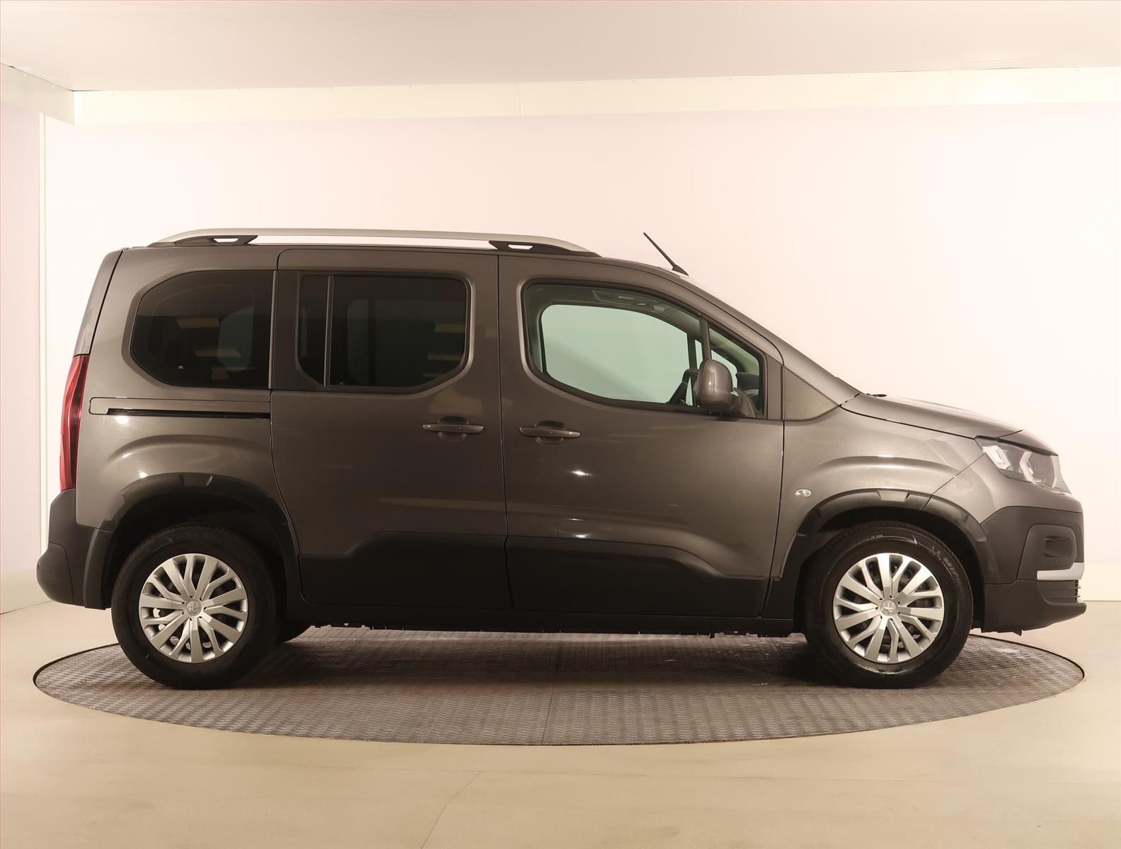 Peugeot Rifter, 1.2 PureTech, Active, 7Míst - fotka 6