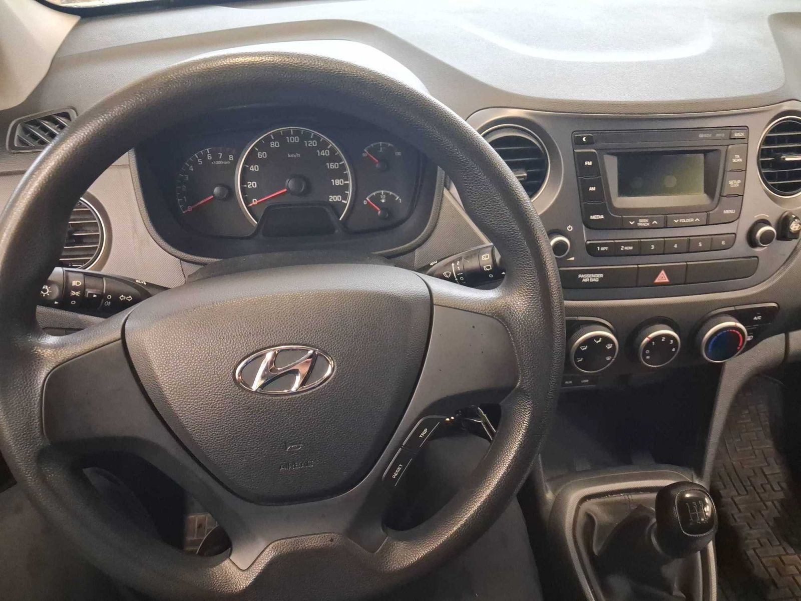 Hyundai i10, 1.0, ČR,1.maj, Serv.kniha - fotka 3
