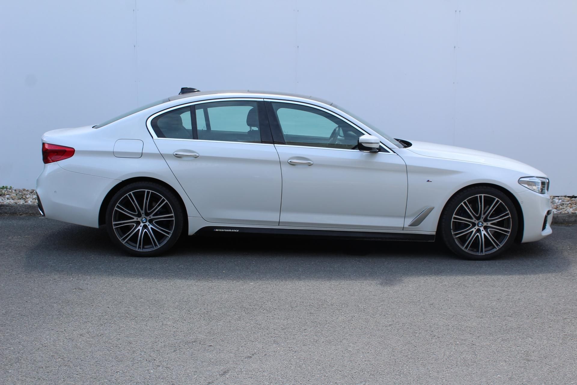 BMW Řada 5, 540d xDrive Mpaket Limousine - fotka 3