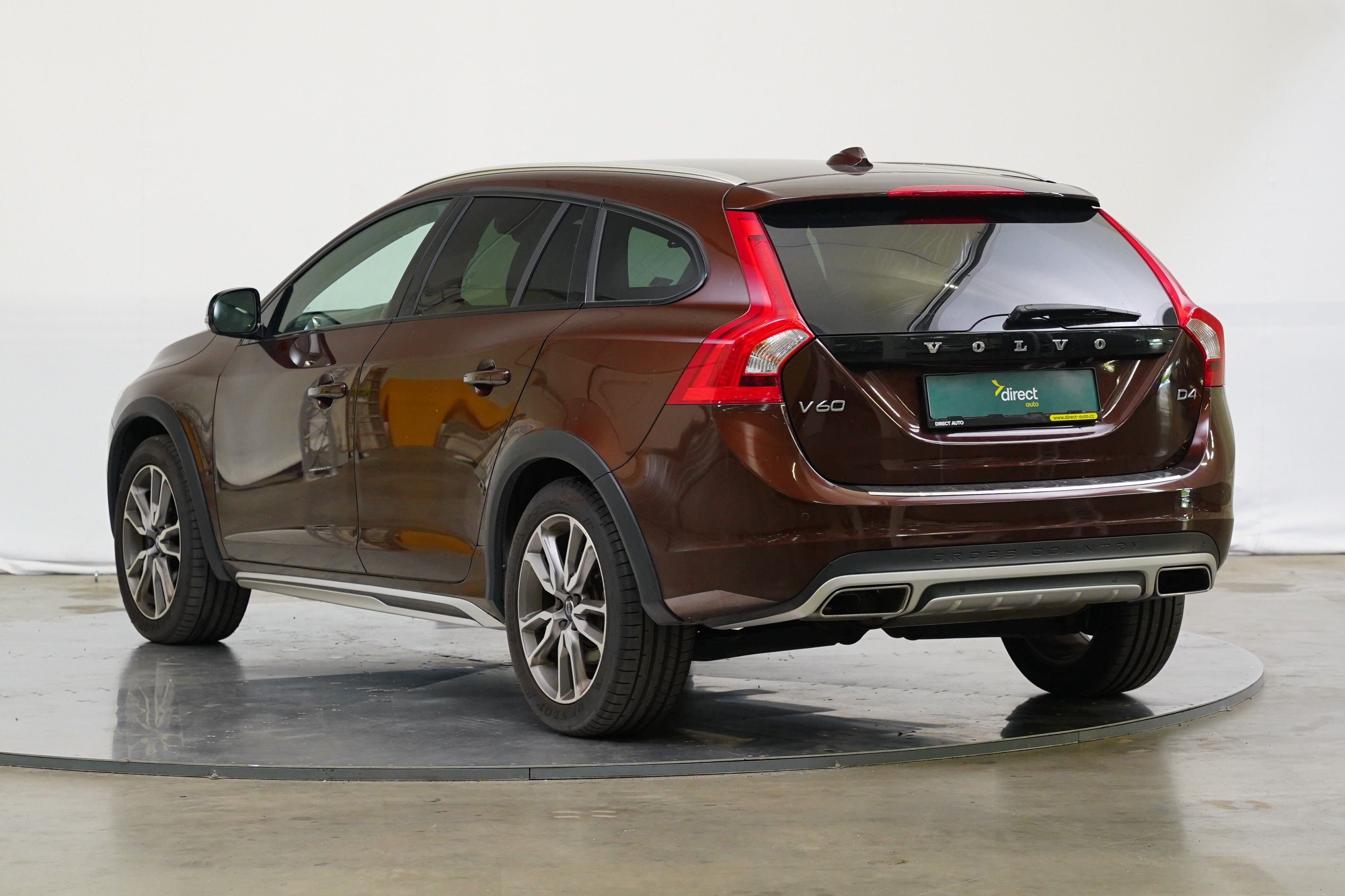 Volvo V60, 2.0 D4 140 kW Cross Country - fotka 6
