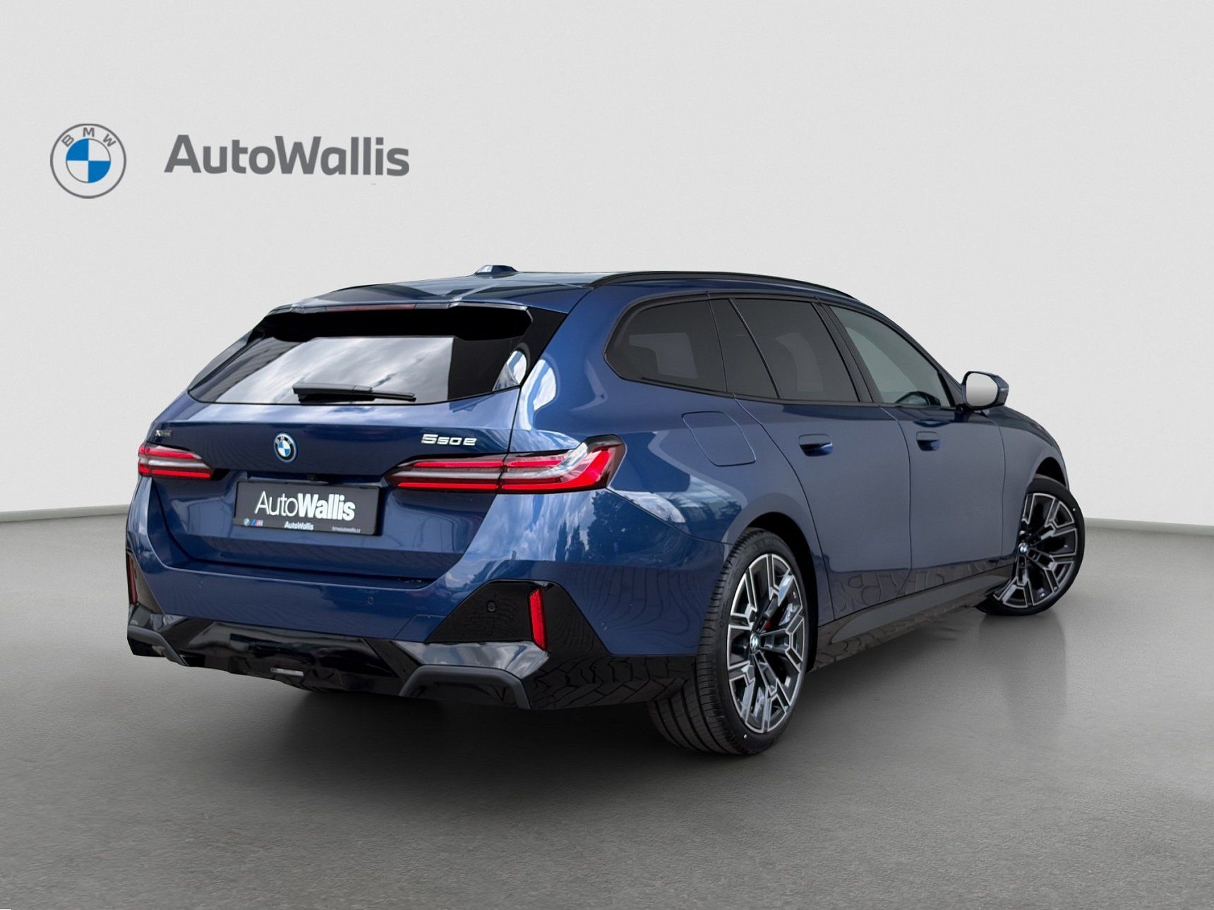 BMW Řada 5, | 550e xDrive Touring - fotka 2