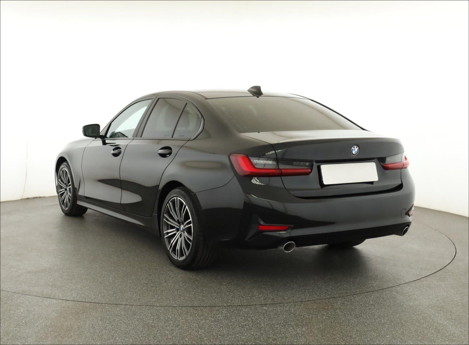 BMW Řada 3, 318 d, Serv.kniha - fotka 4