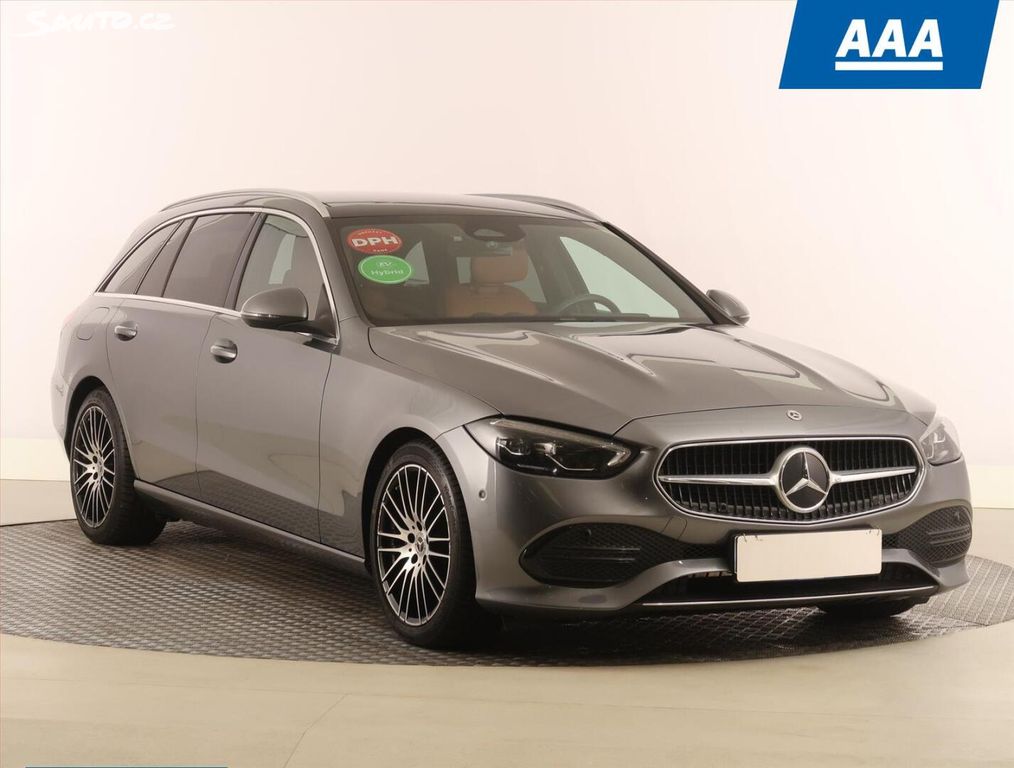 Mercedes-Benz Třídy C, 180, virtualní kokpit