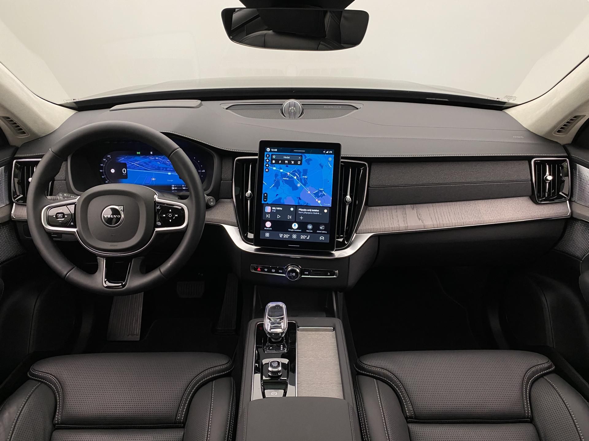 Volvo XC90, T8 AWD RECHARGE ULTRA 7míst - fotka 2