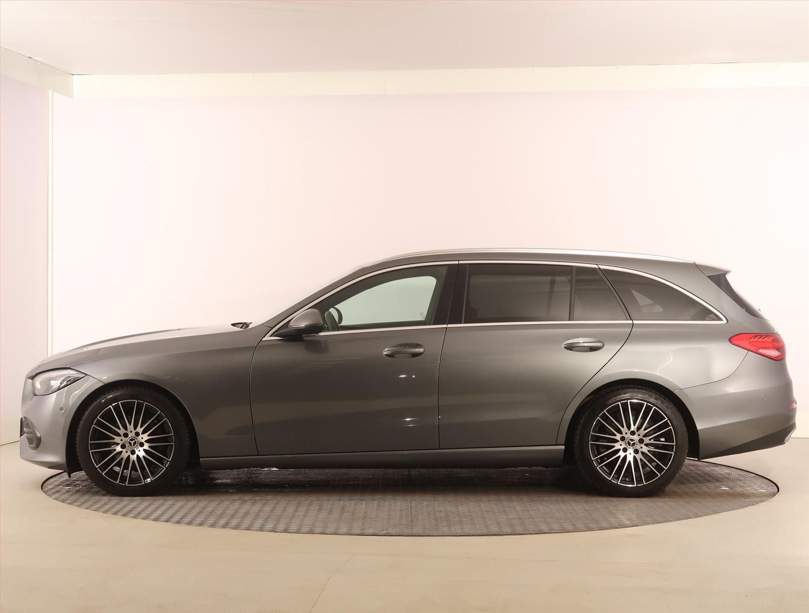Mercedes-Benz Třídy C, 180, virtualní kokpit - fotka 3
