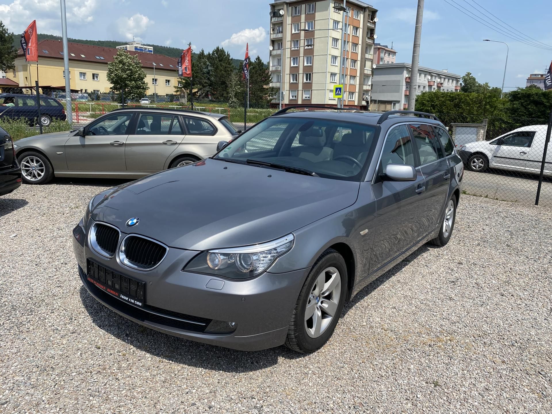 BMW Řada 5, 2.0D,PLNÝ SERVIS,2SADY ALU - fotka 2