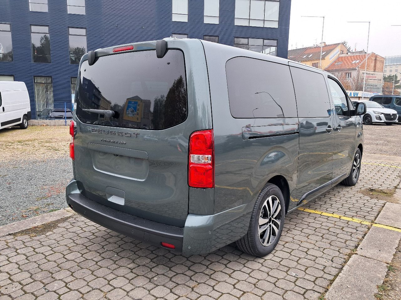 Peugeot Traveller, Active L3 2.2 BlueHDi 180 S&S - fotka 5