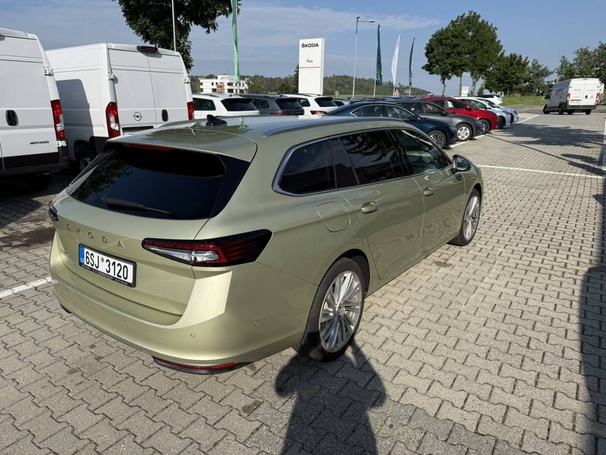 Škoda Superb, Combi L&K 2,0 TDI 110kW DSG7/. - fotka 5