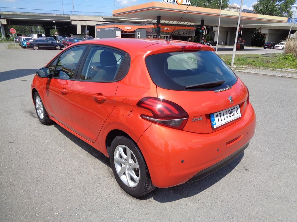 Peugeot 208, 1.2i  KOUPENO ČR - fotka 3
