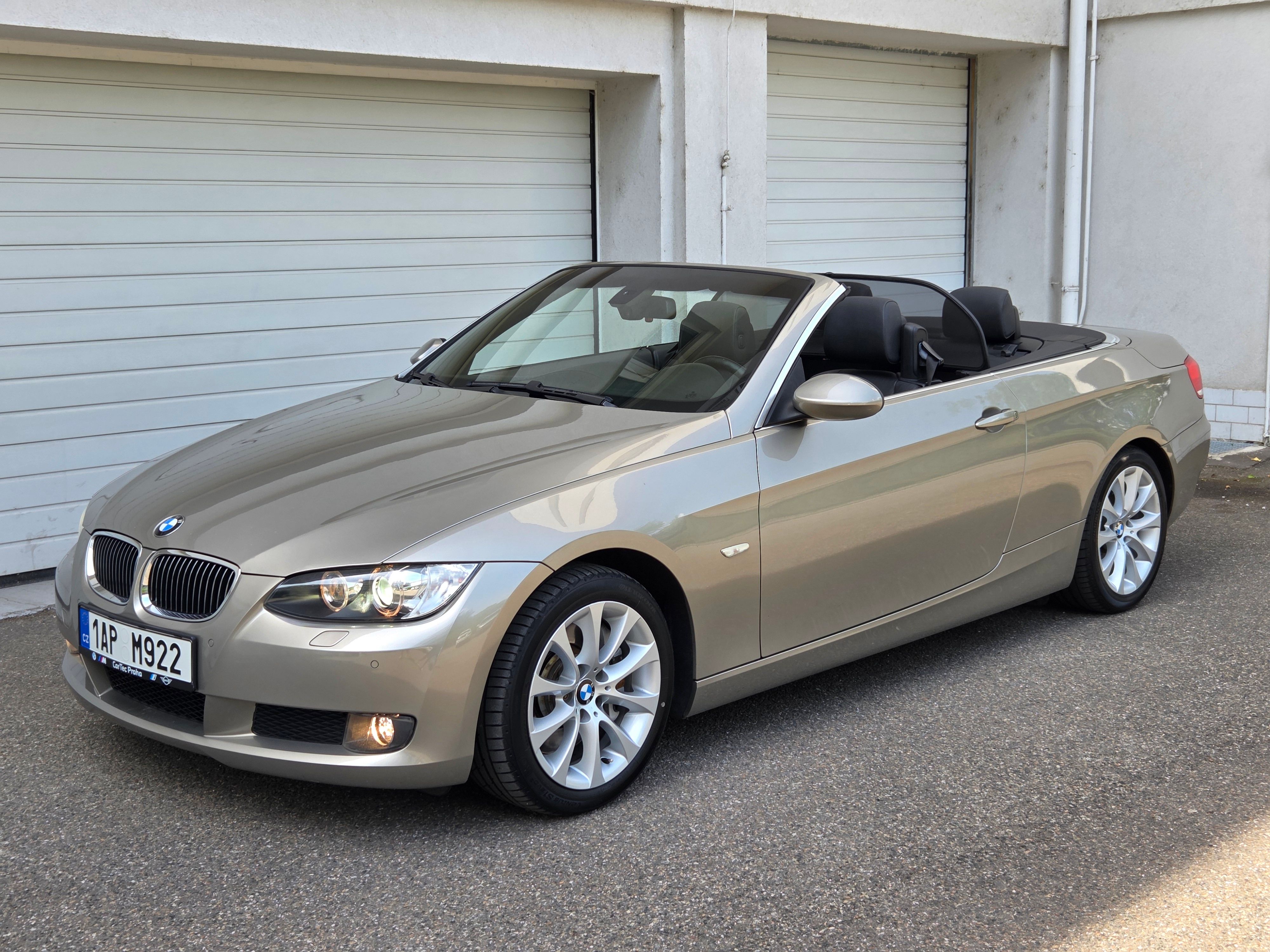 BMW Řada 3, 330i 200Kw Aut Kabrio 60t.km - fotka 3