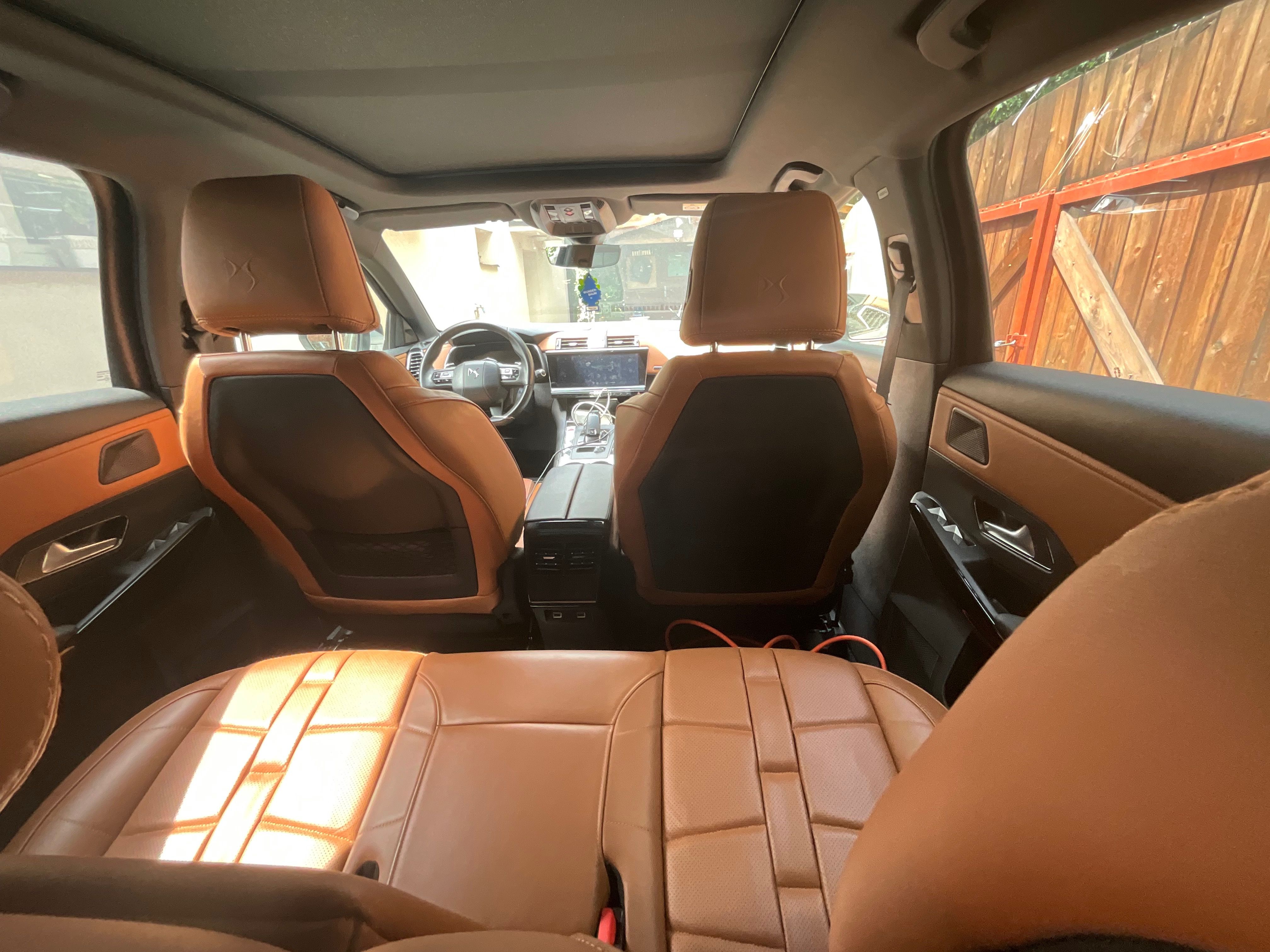 DS 7 Crossback, E-Tense 4x4 Opera plug-in - fotka 6