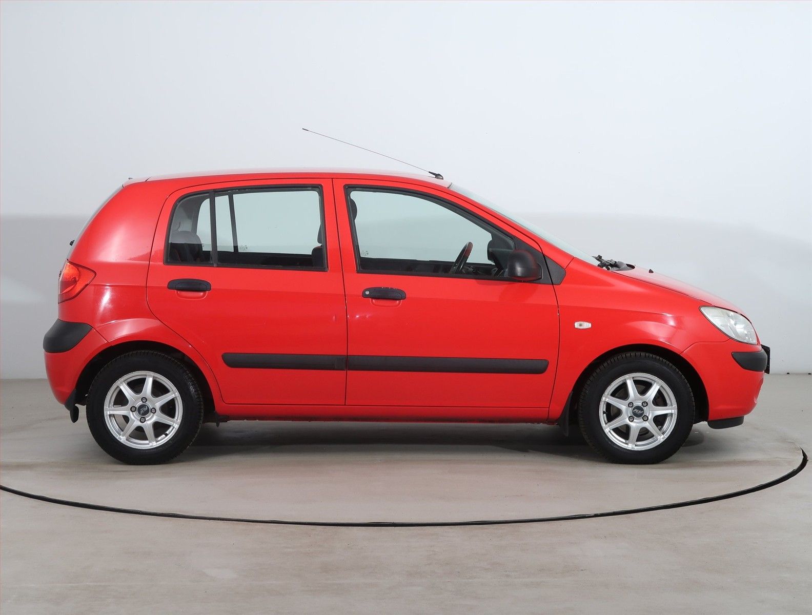 Hyundai Getz, 1.4i, zamluveno - fotka 6