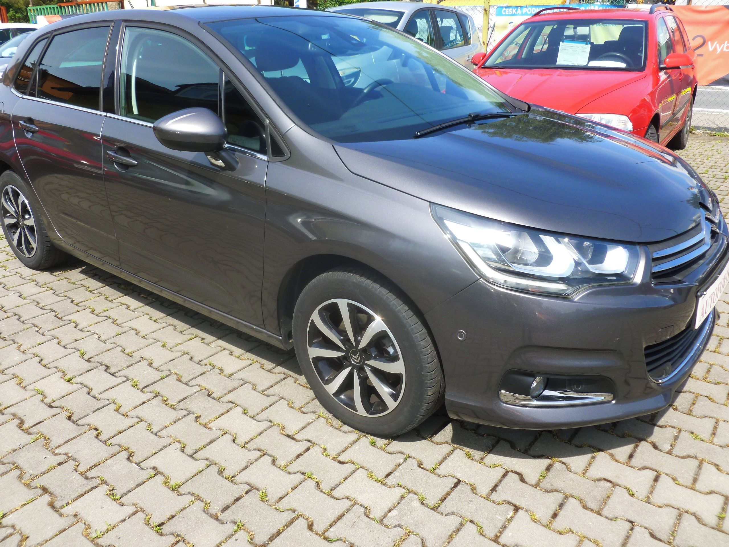 Citroën C4, 1,2 96 KW AUTOMAT TOP STAV - fotka 3