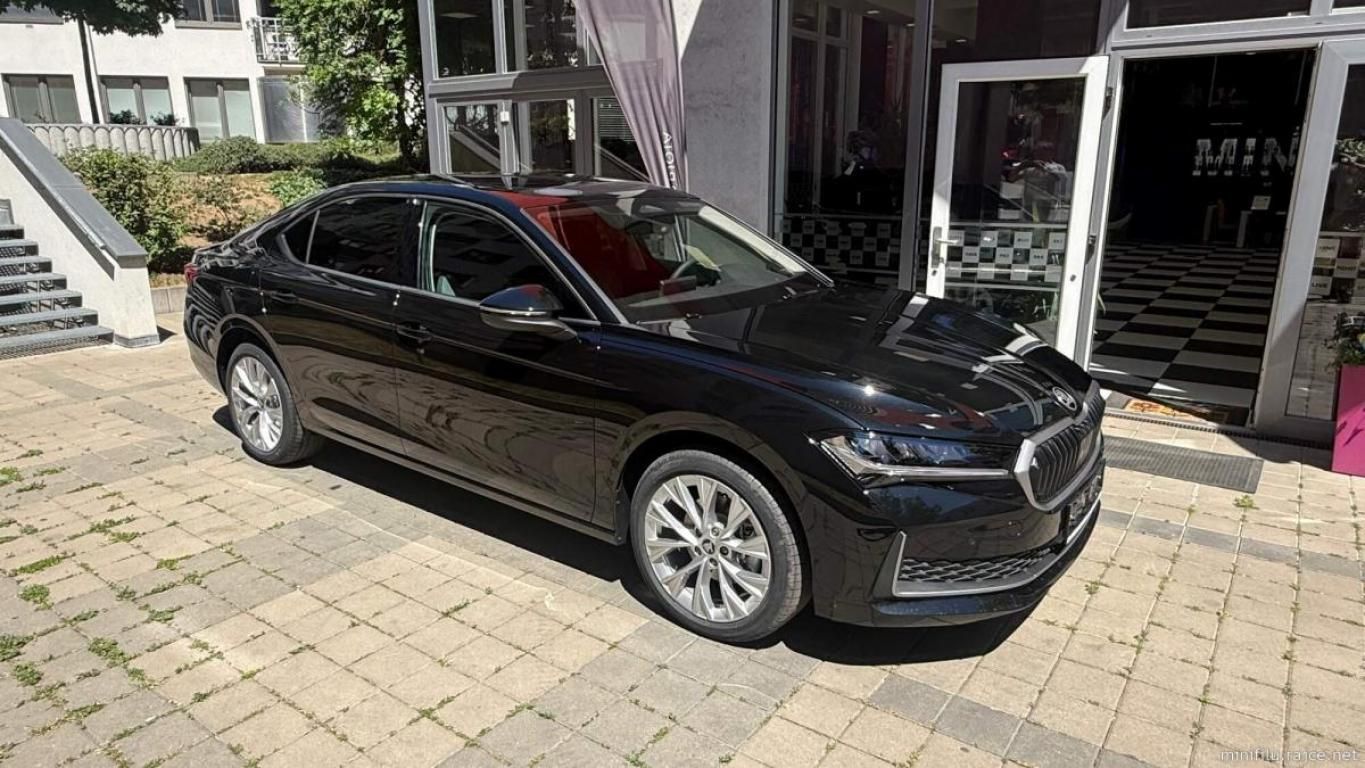 Škoda Superb, Selection, Ebony, paket Busine - fotka 5