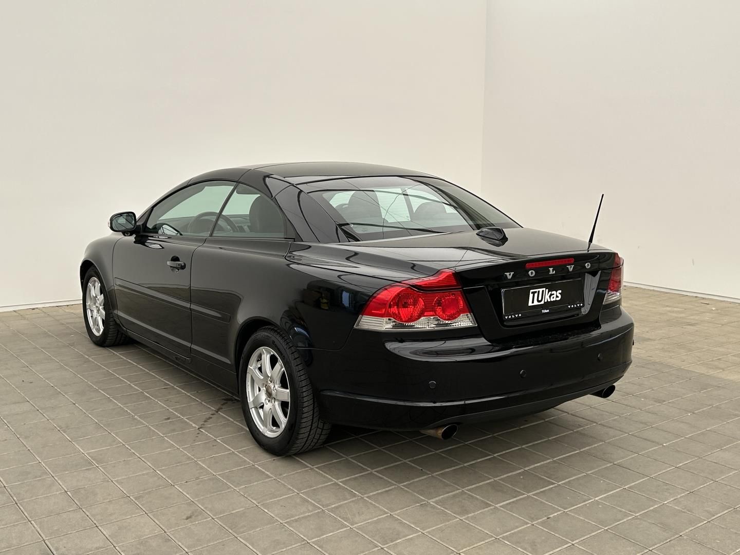 Volvo C70, 2.4D5 132kW Sumum - fotka 5