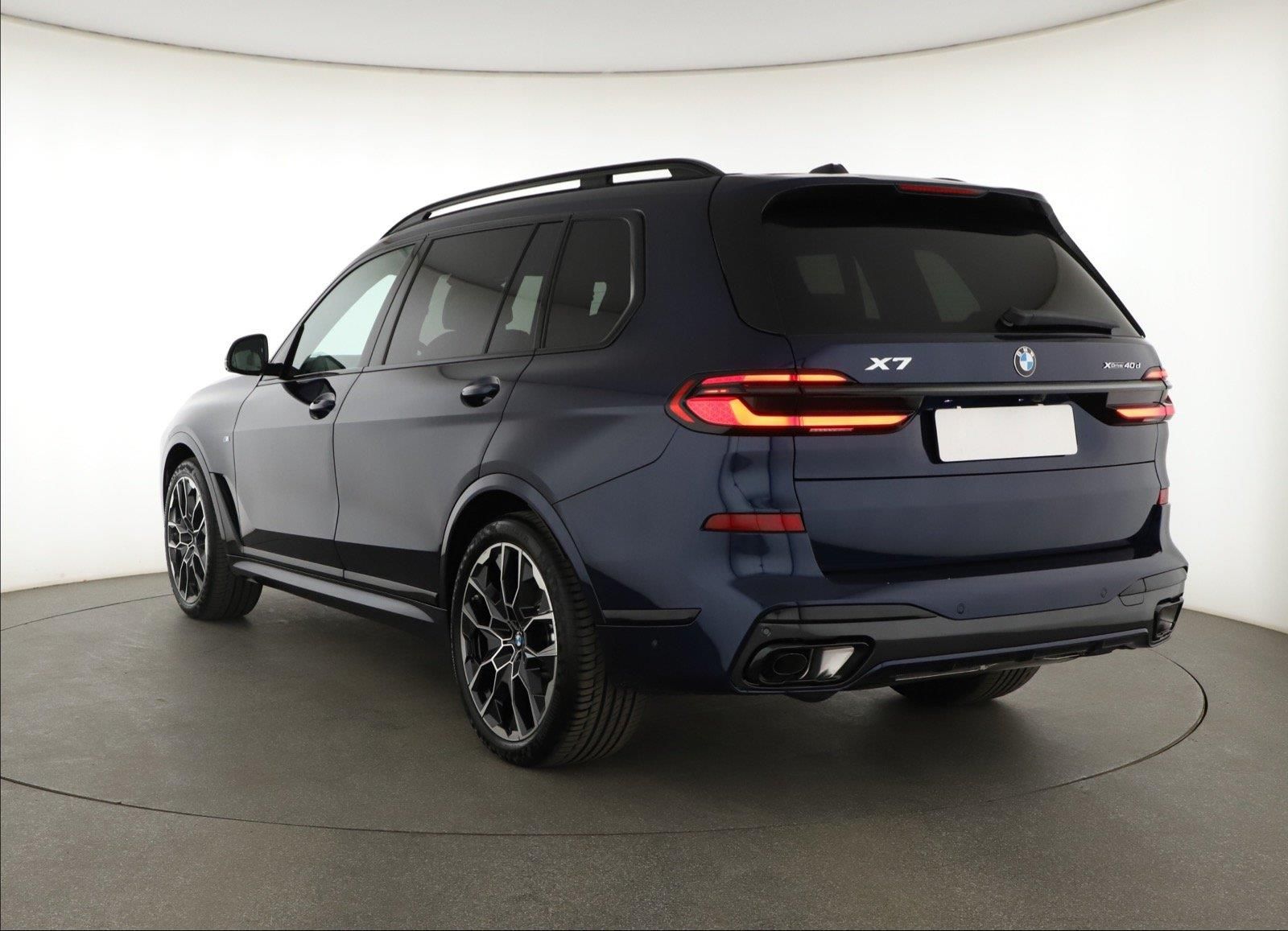 BMW X7, xDrive40d, M Sport - fotka 3