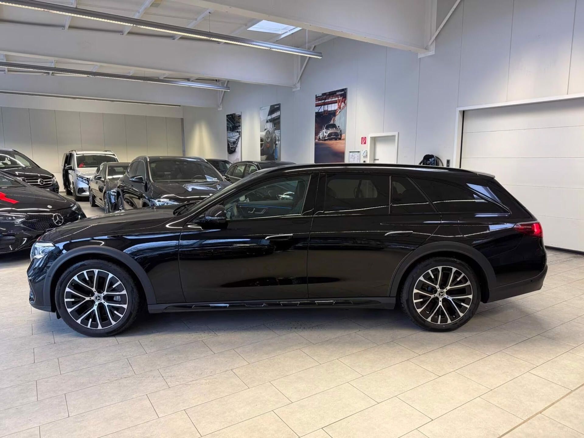 Mercedes-Benz Třídy E, 300de 4M All-Terr 360 Distro - fotka 3