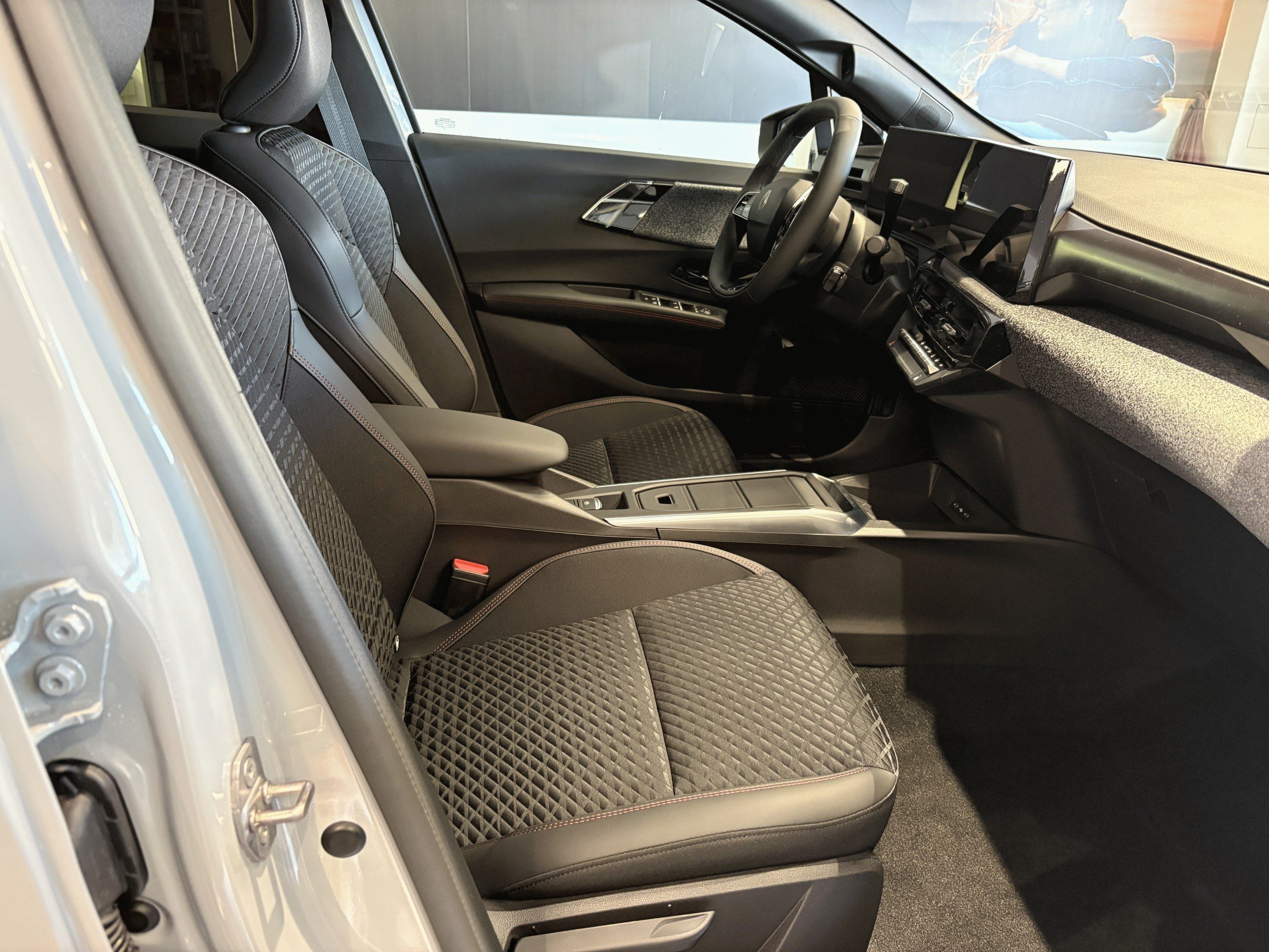 Renault Clio, techno full hybrid E-Tech 160 - fotka 6