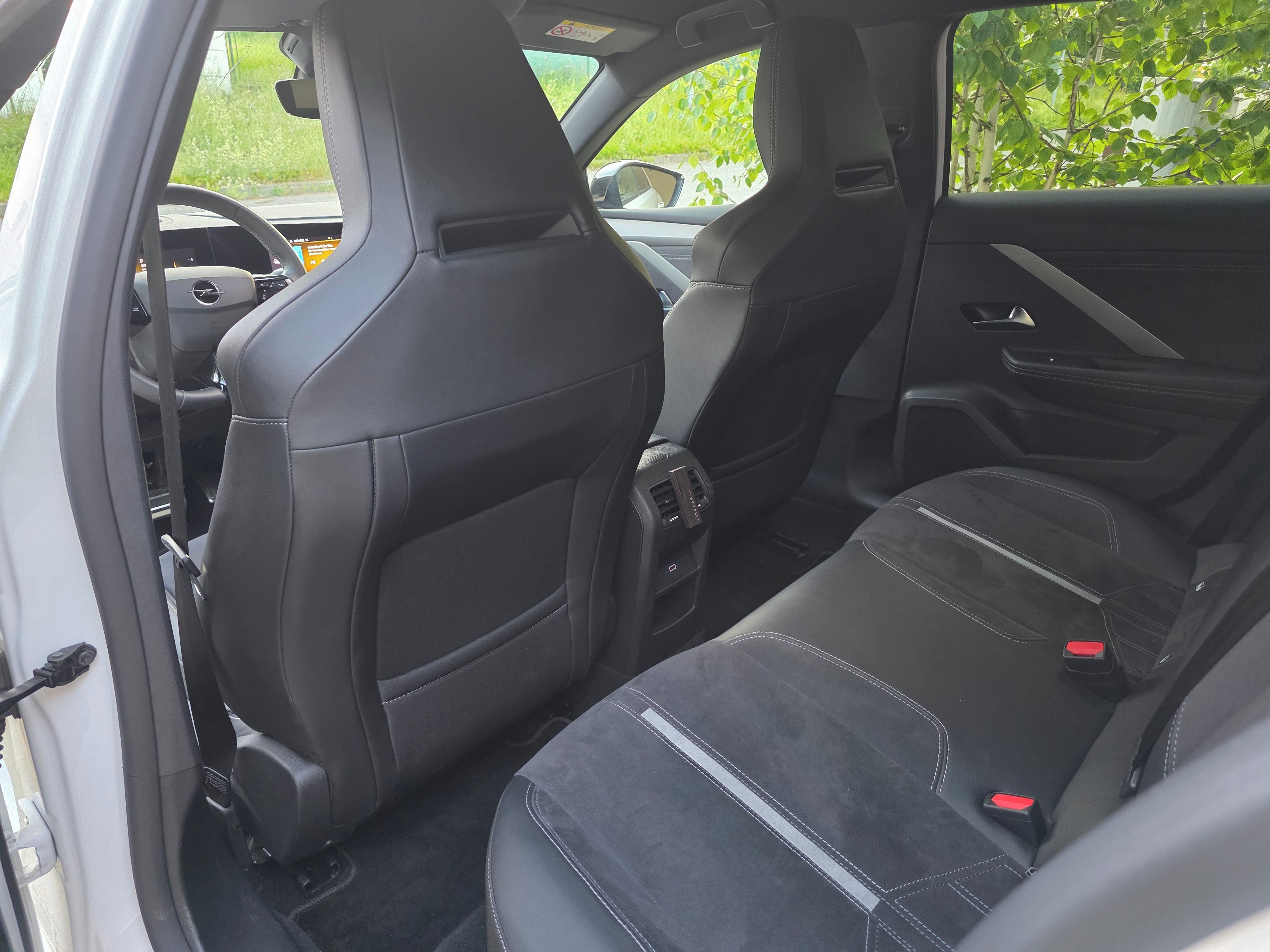 Opel Astra, Opel Astra GSe 1.6 Plug-in TOP - fotka 6