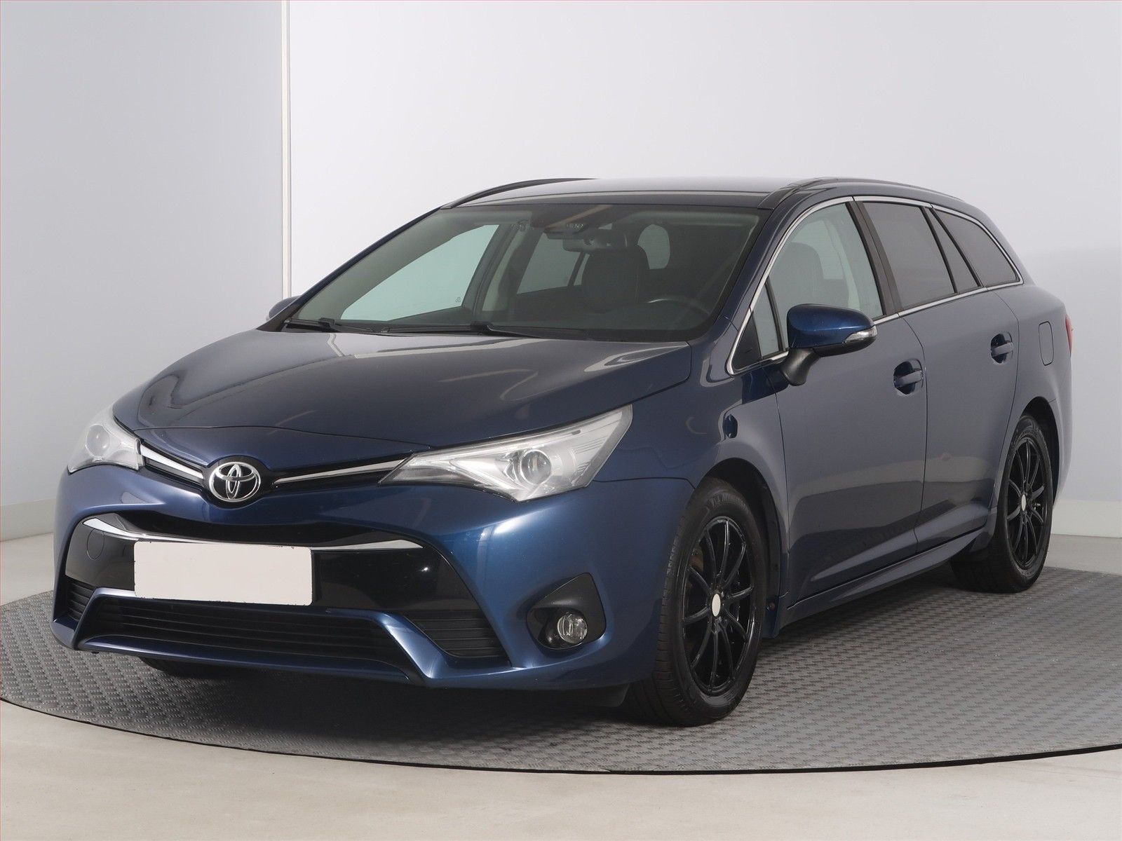 Toyota Avensis, 2.0 D-4D, Automatická klima - fotka 2