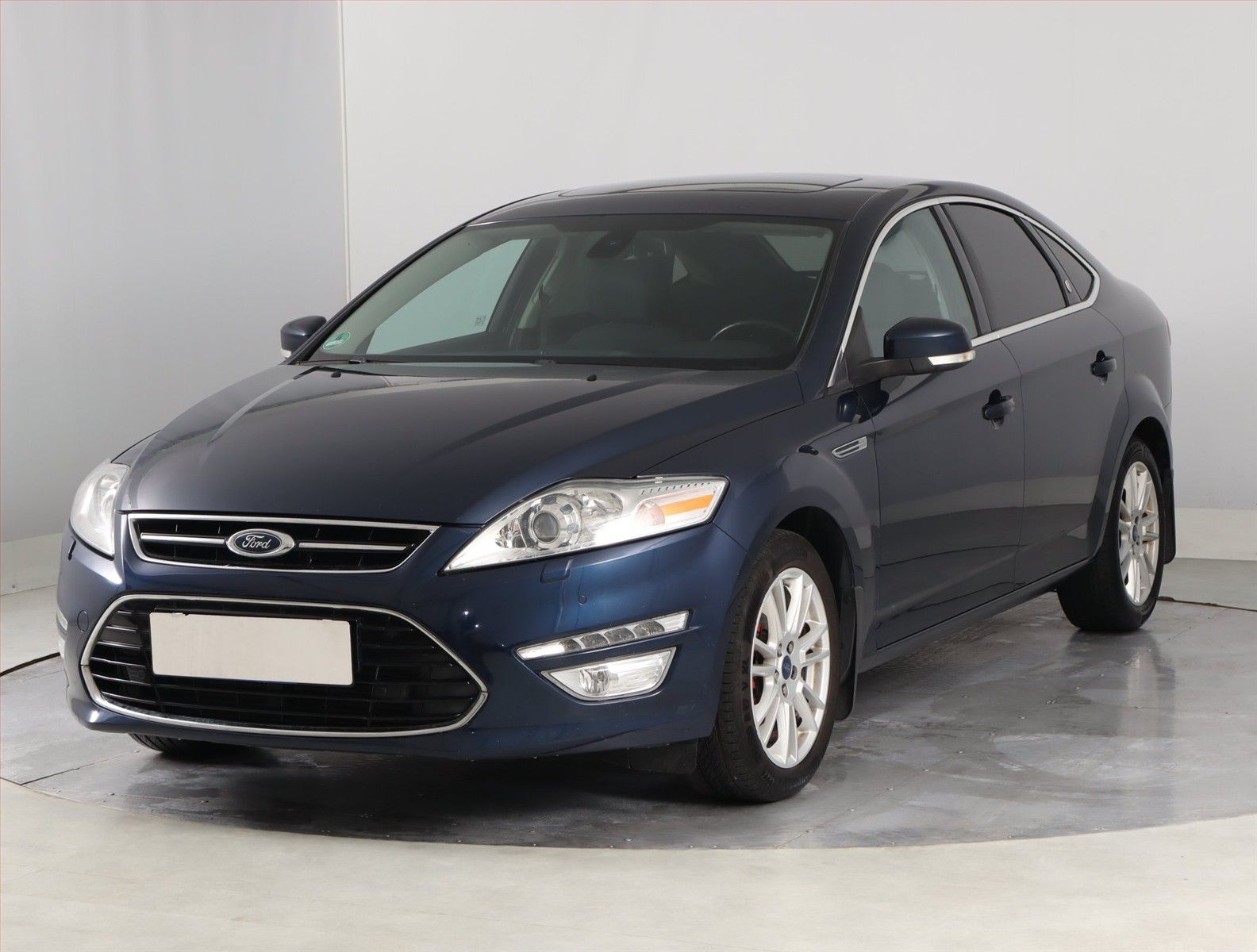 Ford Mondeo, 1.6 EcoBoost, Xenony - fotka 2