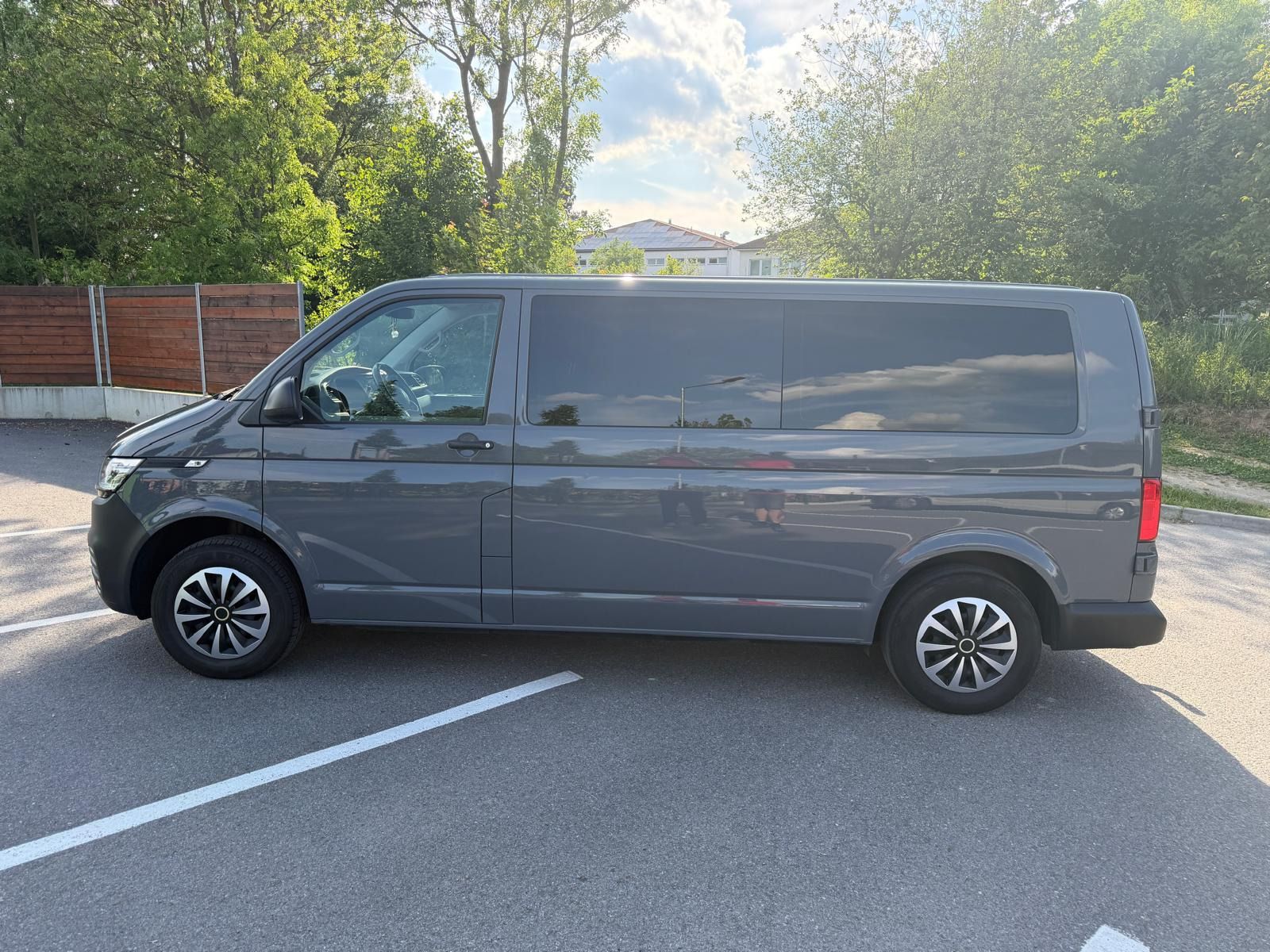 Volkswagen Transporter, 110kw,Long,8 míst,tažné... - fotka 2