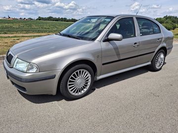 1,6 MPI 75 KW KLIMA 36000 KM