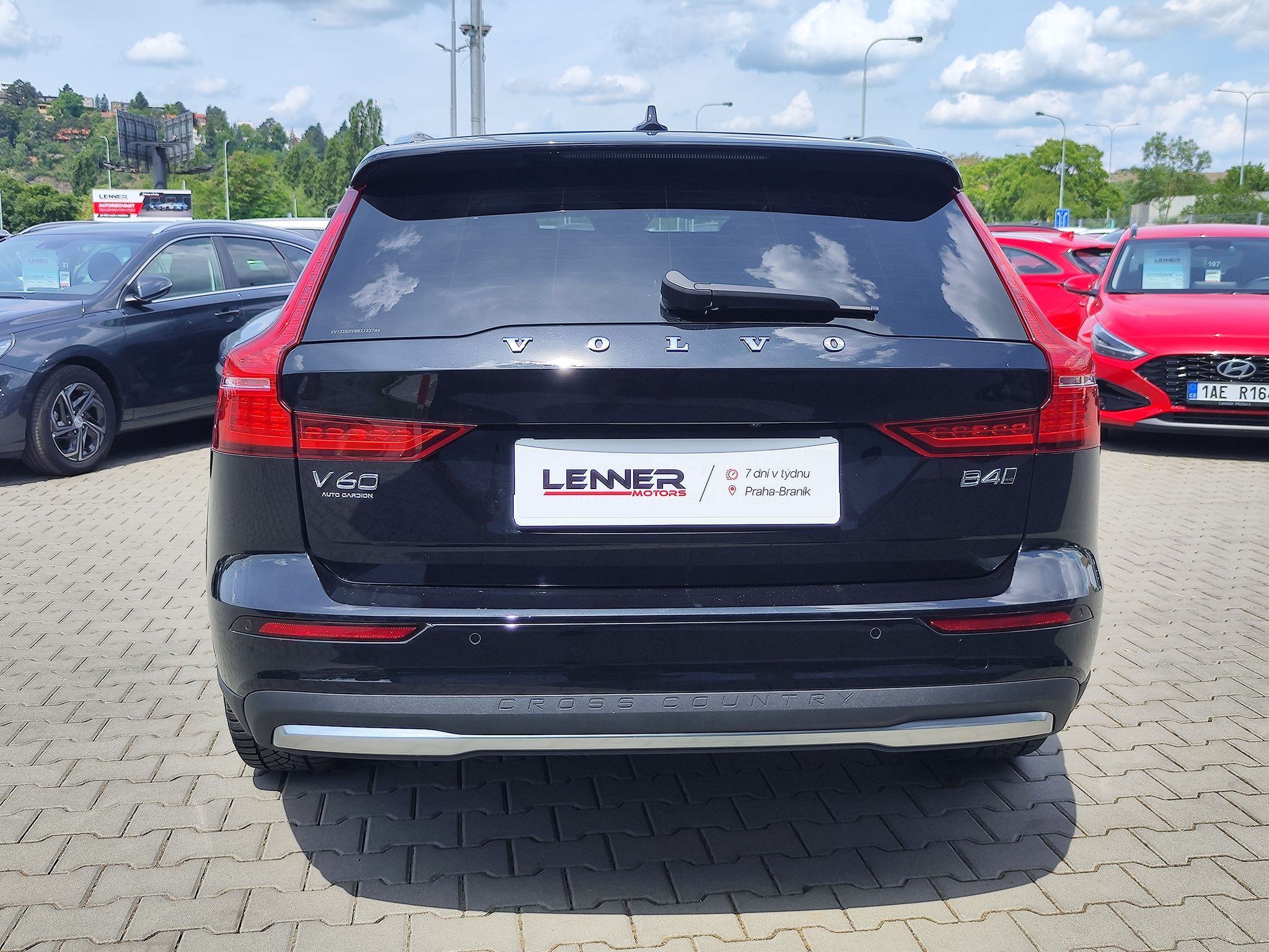 Volvo V60, B4/145kW AWD Auto Plus My24 - fotka 6