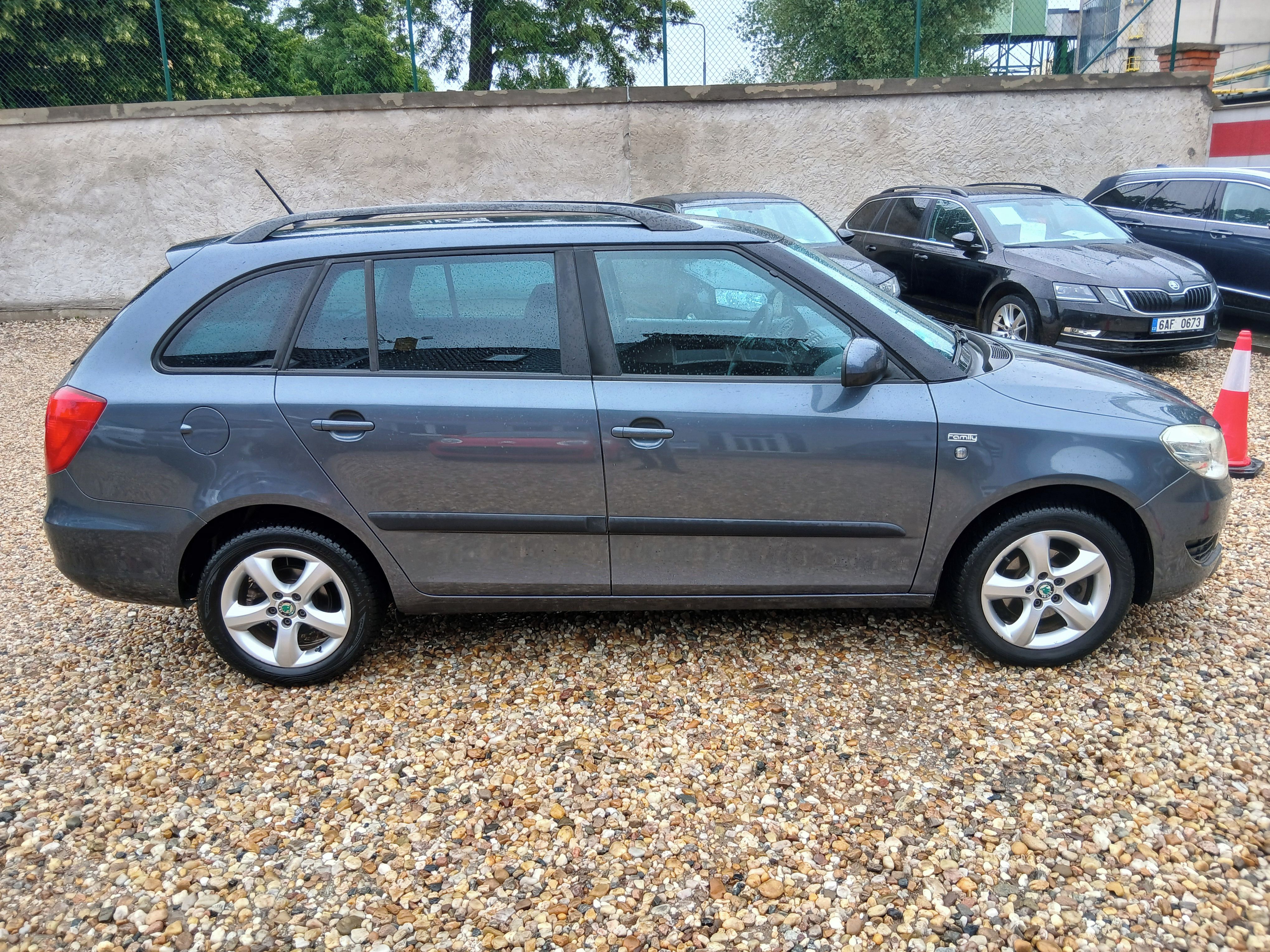 Škoda Fabia, 1.2 TSi 63KW S.Kniha Family - fotka 4