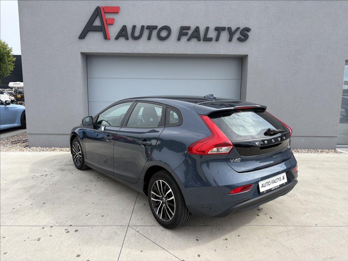 Volvo V40, 2,0 i T2 90 KW MANUÁL MOMENTUM - fotka 5