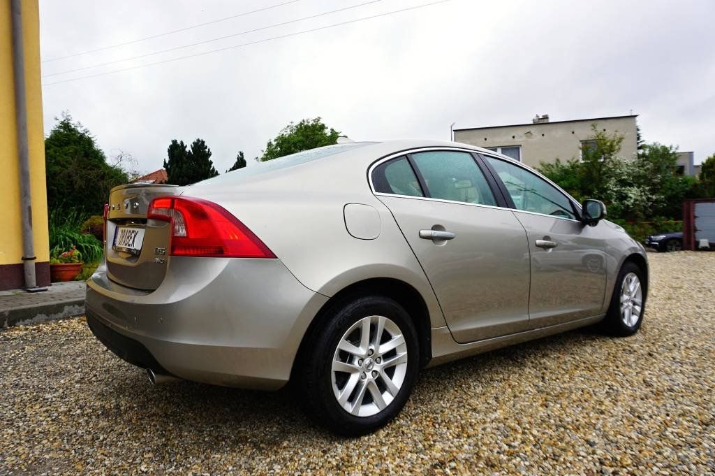Volvo S60, SUMMUM D5 158 kW - fotka 5