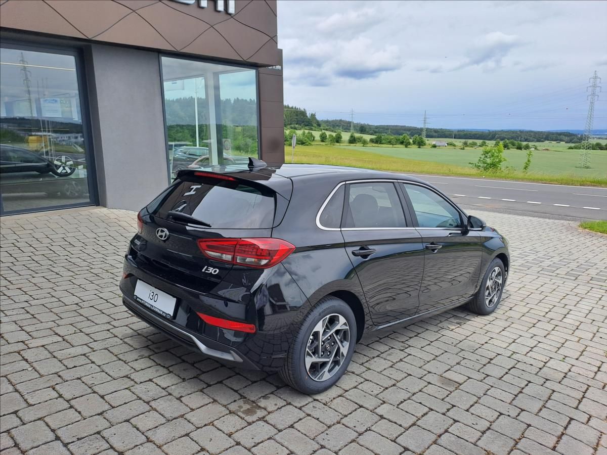 Hyundai i30, 1,0   26 HB 1,0 T-GDI MT STYLE - fotka 5
