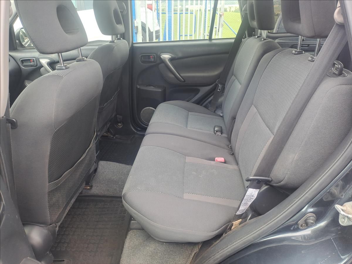 Toyota Rav4, 2,0 D-4D 4x4 - fotka 6