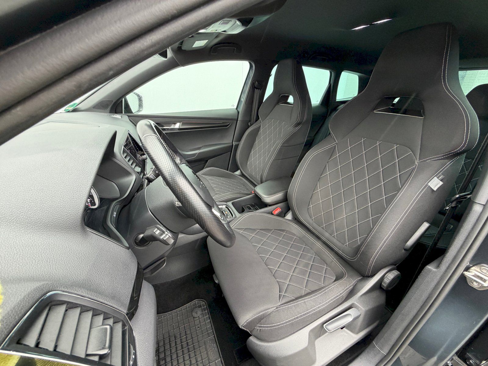 Škoda Karoq, 1.5 TSI SportLine 110kW - fotka 6