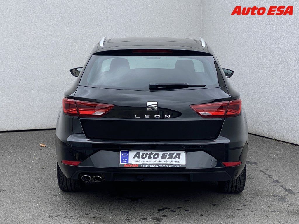 Seat Leon, 2.0 TDi,Ecellence,DSG,LED - fotka 5