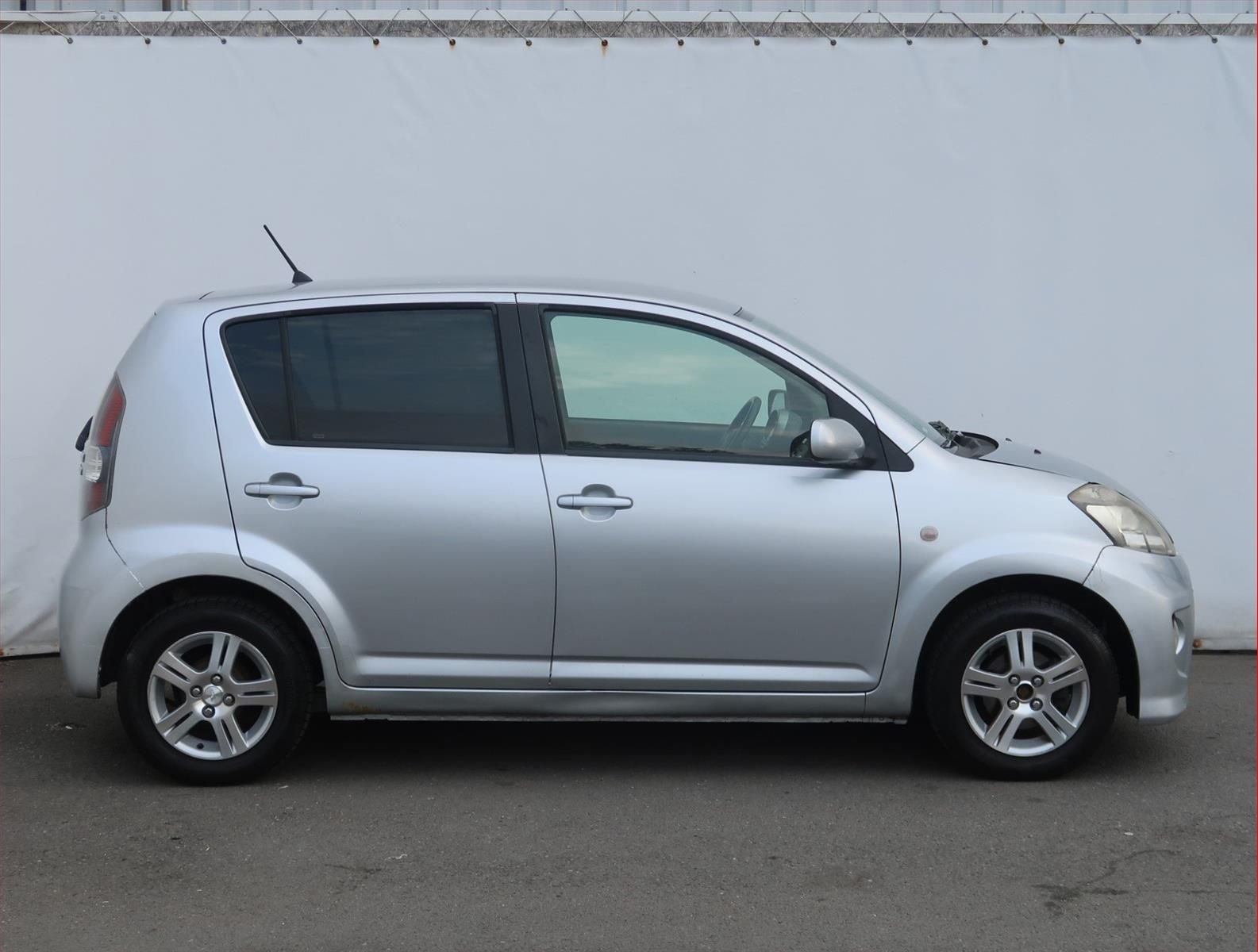 Daihatsu Sirion, 1.3, 4X4, Tažné, zamluveno - fotka 6