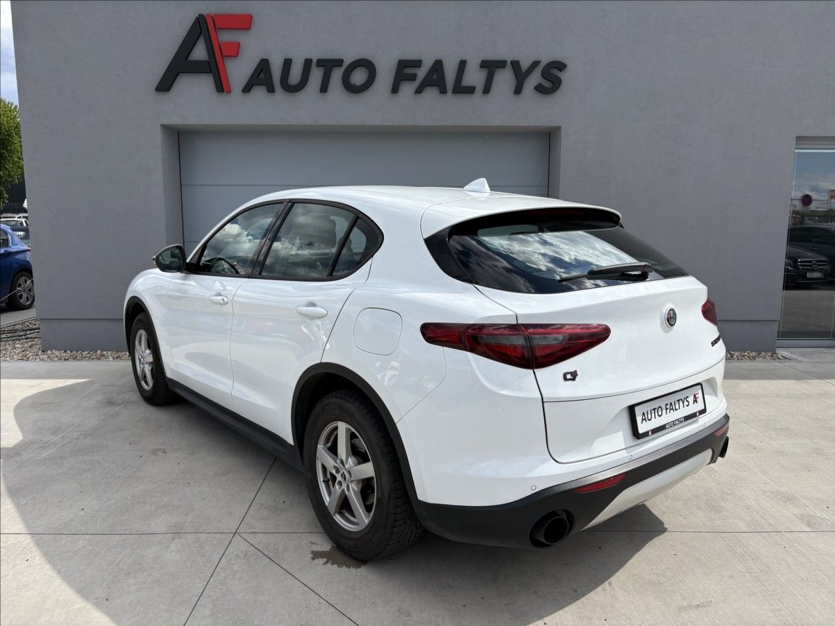 Alfa Romeo Stelvio, 2,1 JTD 154 KW automat 4x4 - fotka 4
