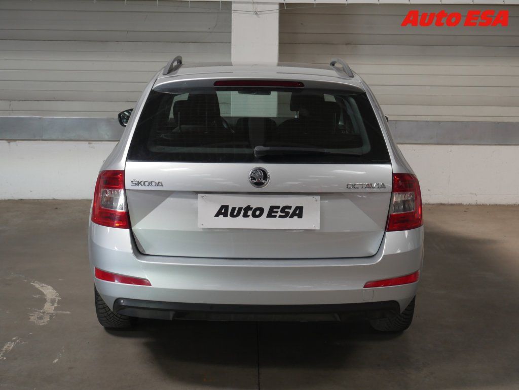Škoda Octavia, 1.6 TDi,2.maj,ČR,Style - fotka 5